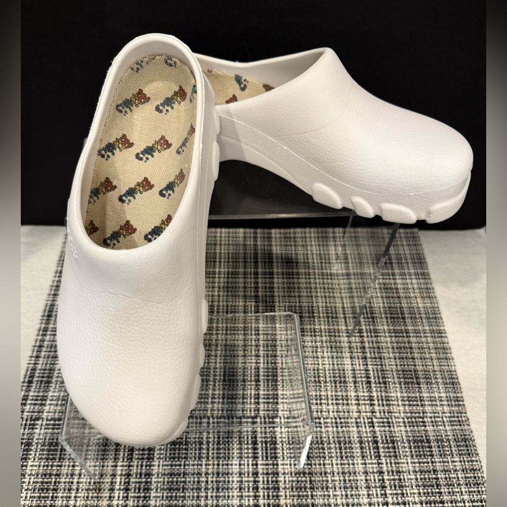 Birkis by Birkenstock Super Birki Clogs – White – Size 40 (Men’s 7 / Women’s 9)